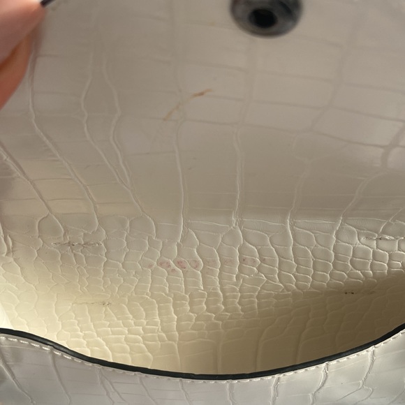 DKNY small Fanny pack - Picture 3 of 9